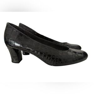 STUART WEITZMAN AUTH $399 Women's Black Croc Leather Tilting Pump Size 8